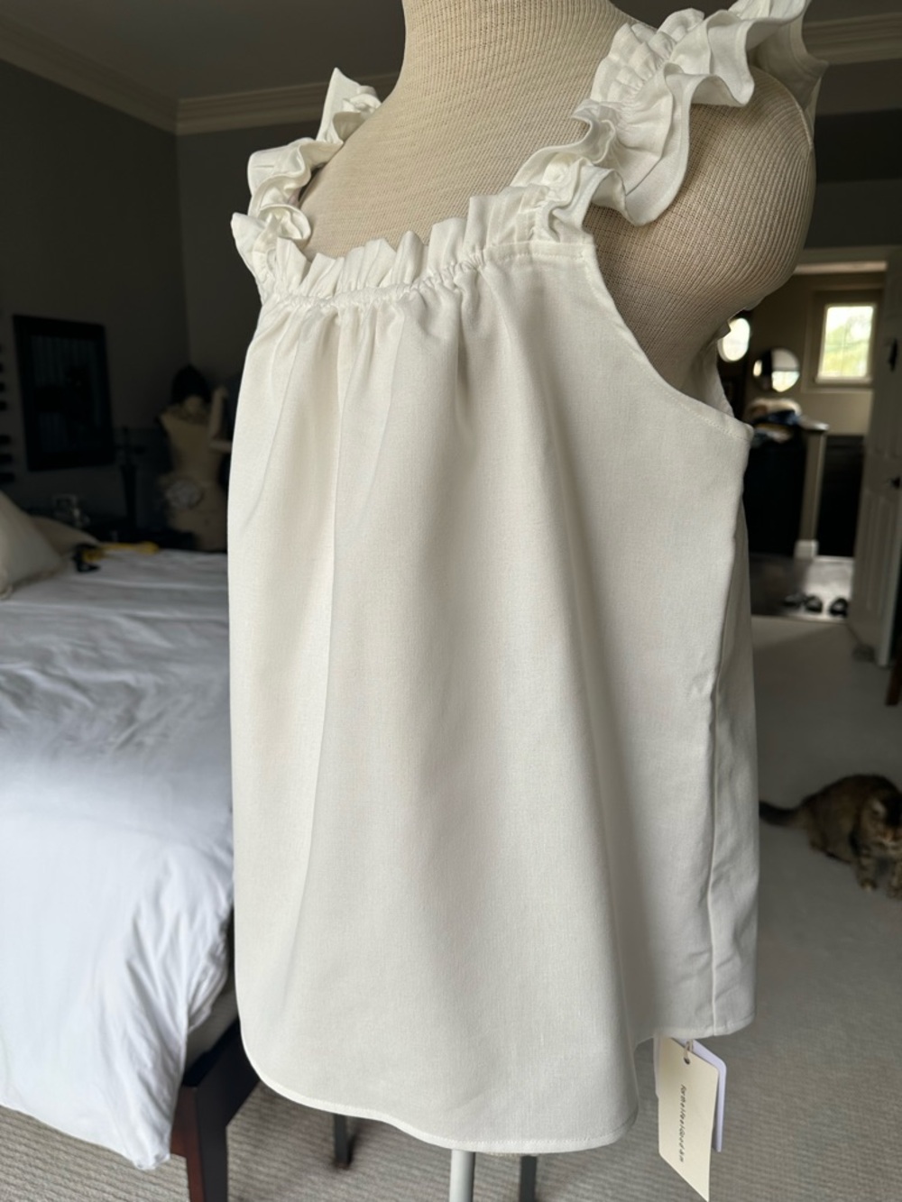 Commense NWT Ruffle-Strap top, size XL - Picture 4 of 11